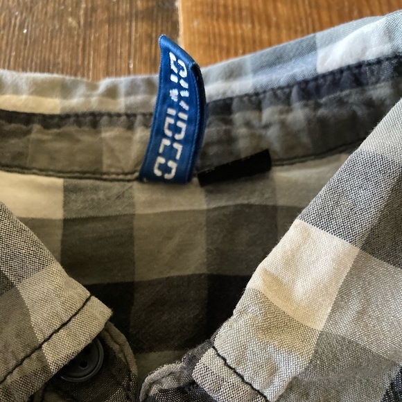 Two Divided H&M Long Sleeve Lightweight Plaid Men’s Button Downs XS - Picture 2 of 6